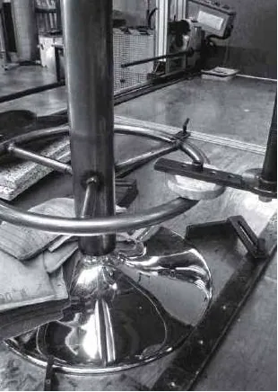 Workshop / quality check (b&w)